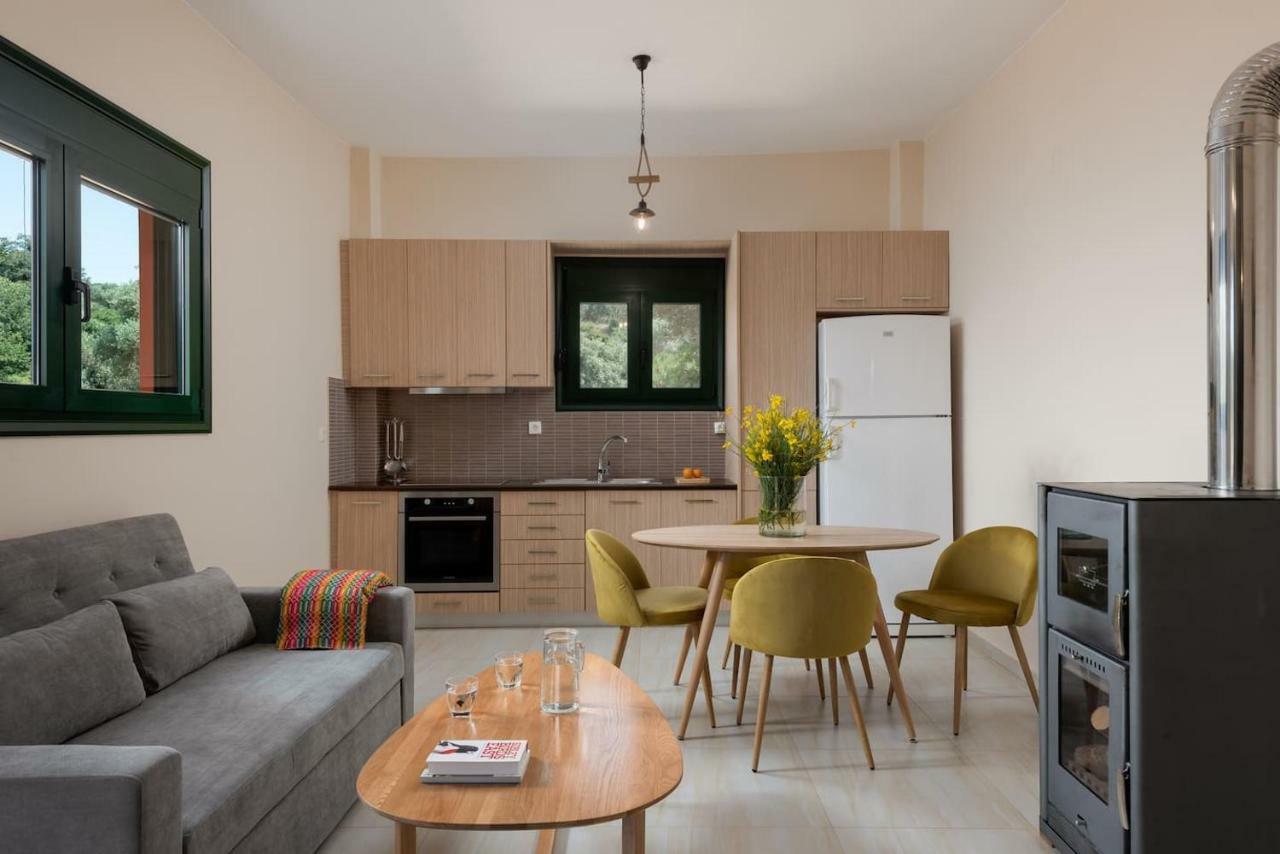 Agapi'S Home Roussospítion Eksteriør billede